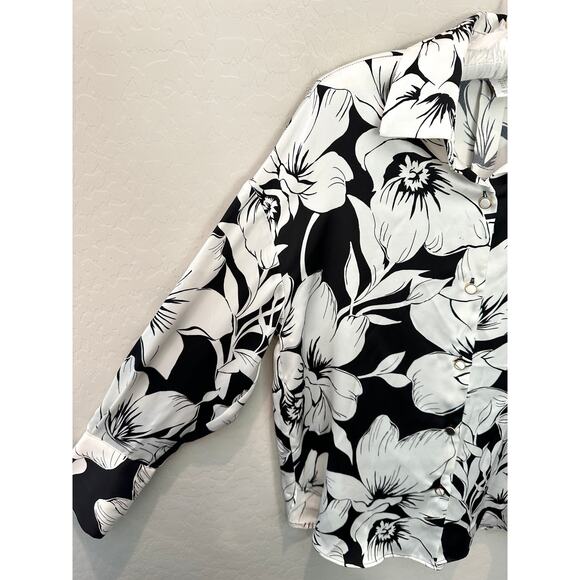 HOUSE OF HARLOW | White Black Modern Floral Silky Button Front Blouse | Small - Picture 3 of 6